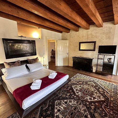 Truly Verona - Delle Erbe Suites ภายนอก รูปภาพ
