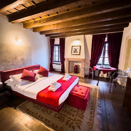 Truly Verona - Delle Erbe Suites ภายนอก รูปภาพ