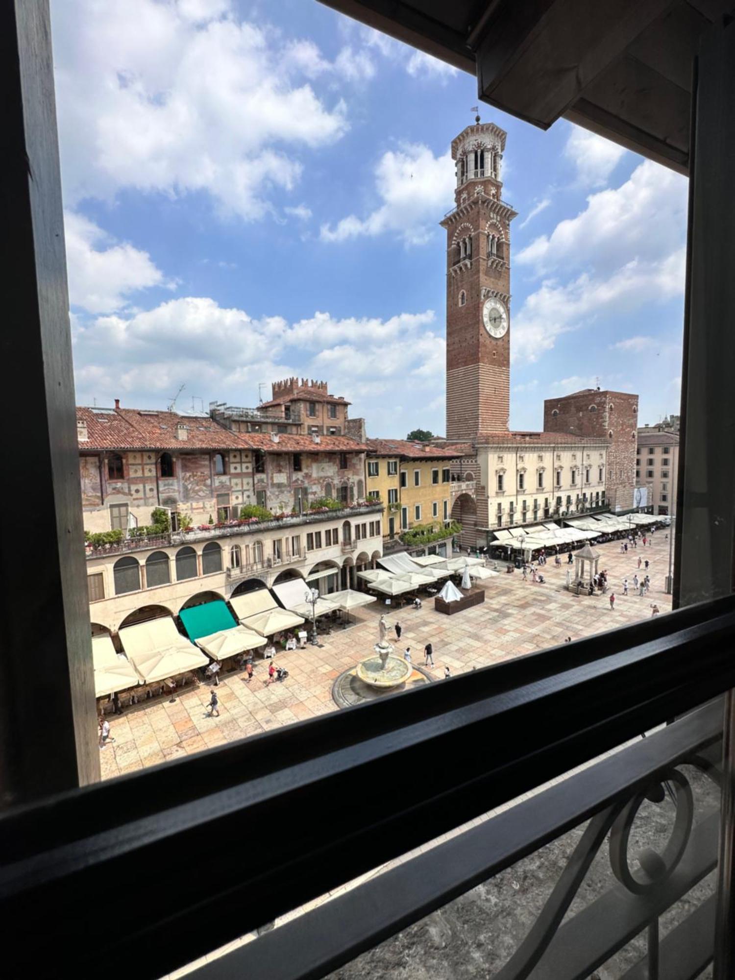 Truly Verona - Delle Erbe Suites ภายนอก รูปภาพ