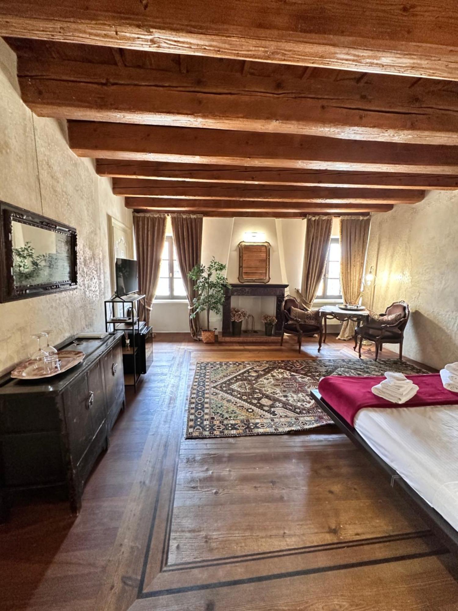 Truly Verona - Delle Erbe Suites ภายนอก รูปภาพ