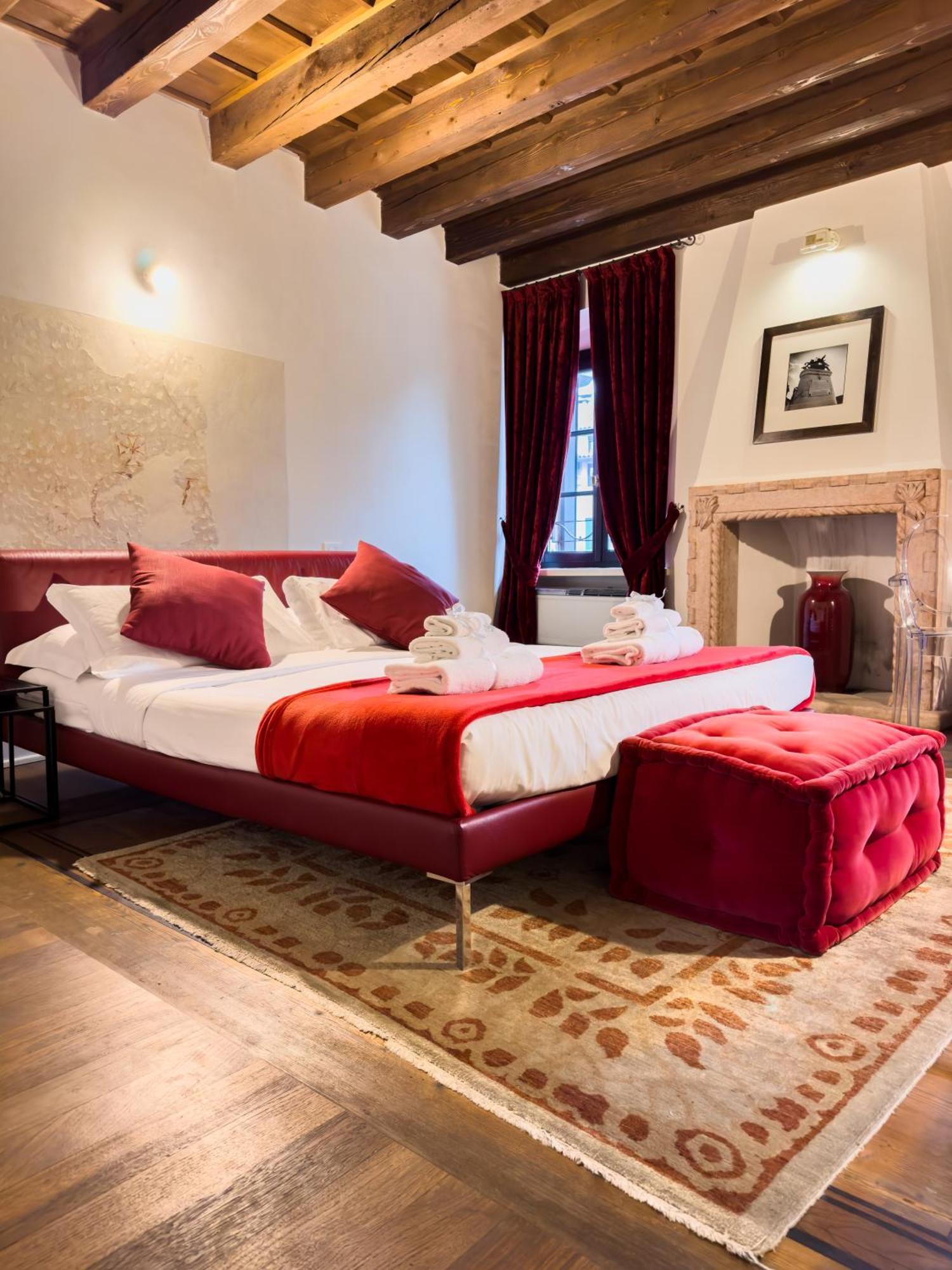 Truly Verona - Delle Erbe Suites ภายนอก รูปภาพ