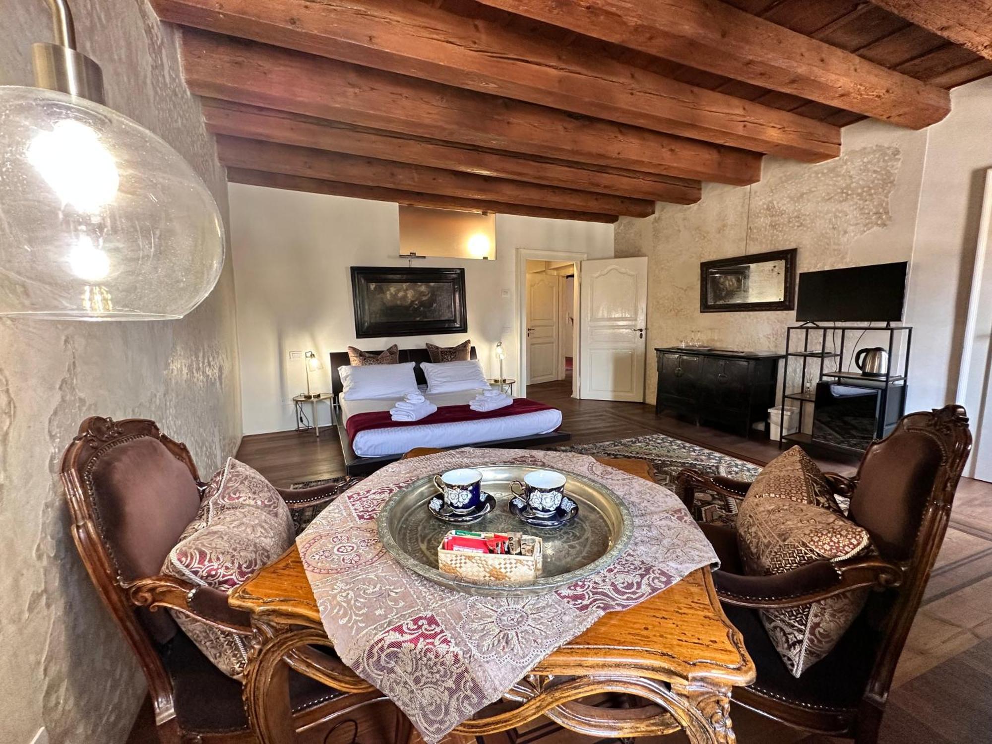 Truly Verona - Delle Erbe Suites ภายนอก รูปภาพ