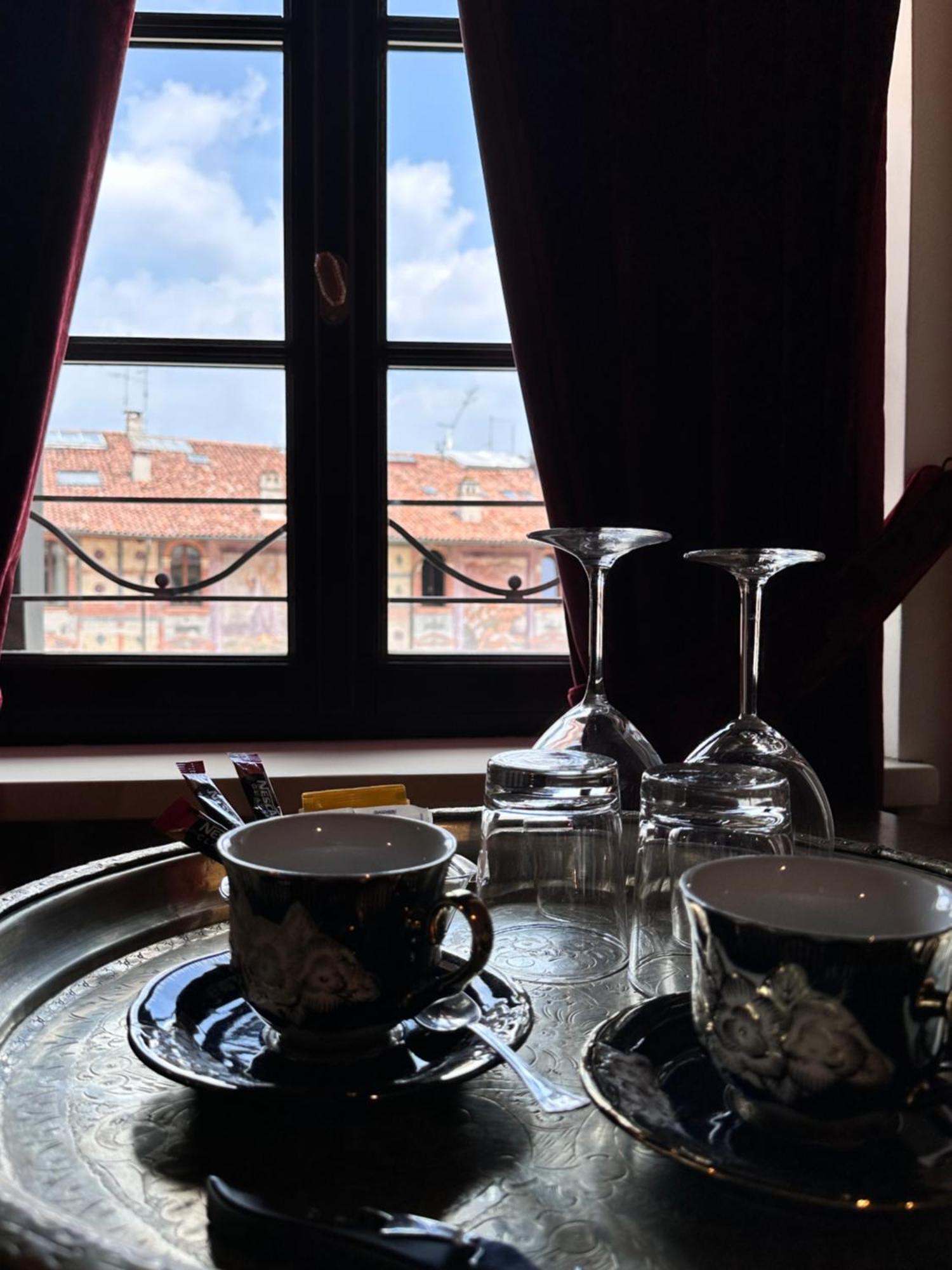 Truly Verona - Delle Erbe Suites ภายนอก รูปภาพ