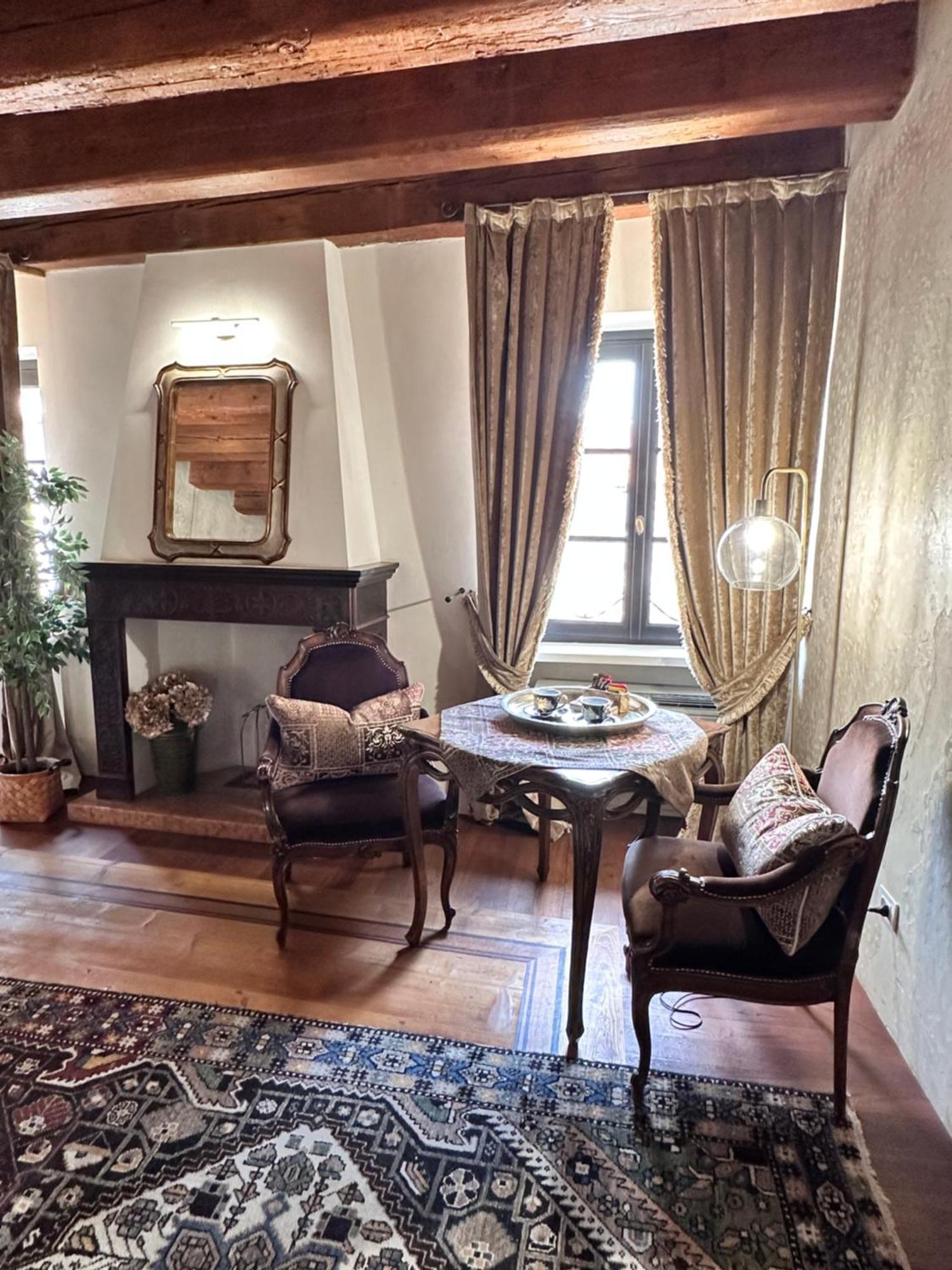Truly Verona - Delle Erbe Suites ภายนอก รูปภาพ