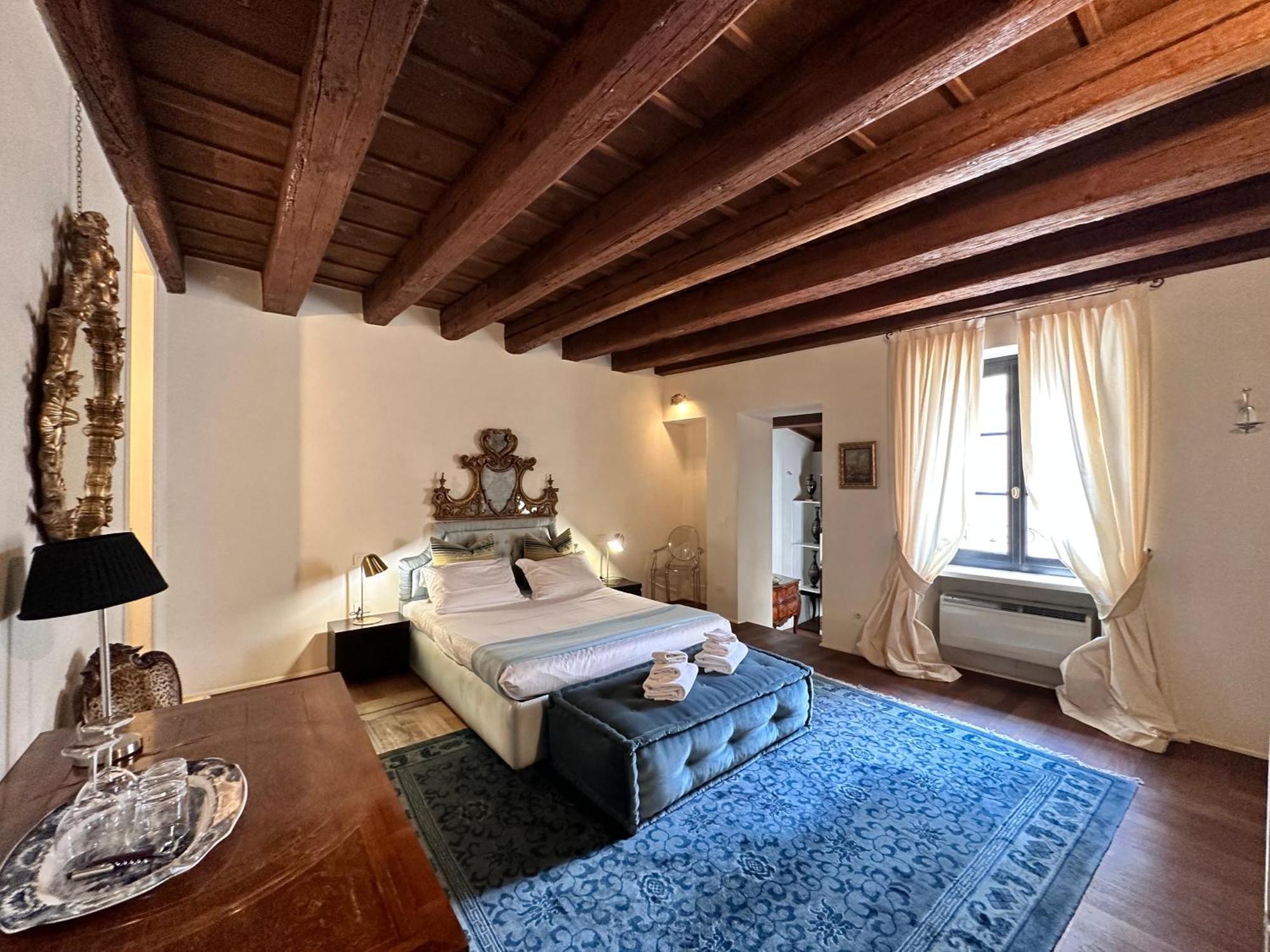 Truly Verona - Delle Erbe Suites ภายนอก รูปภาพ
