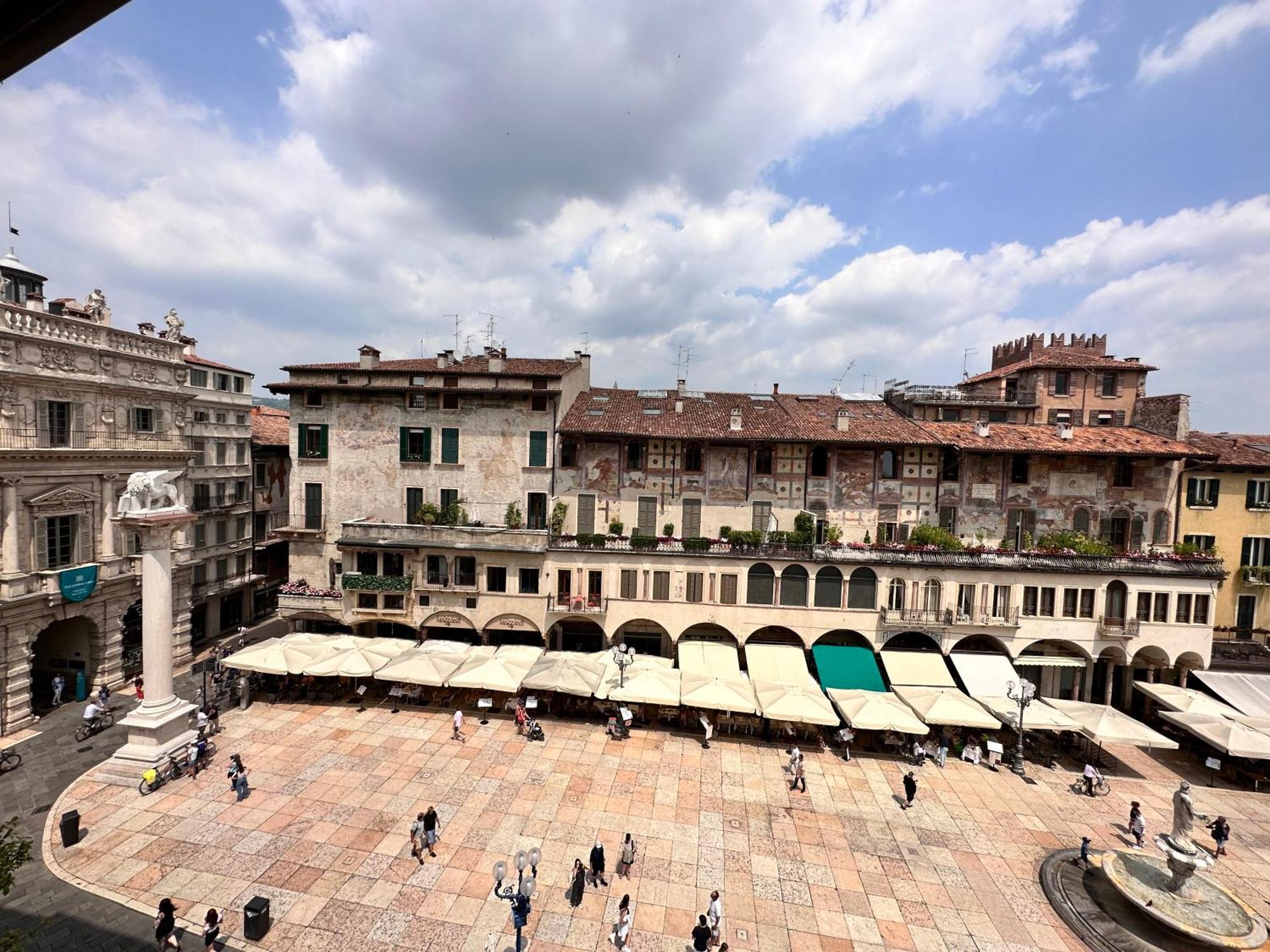 Truly Verona - Delle Erbe Suites ภายนอก รูปภาพ