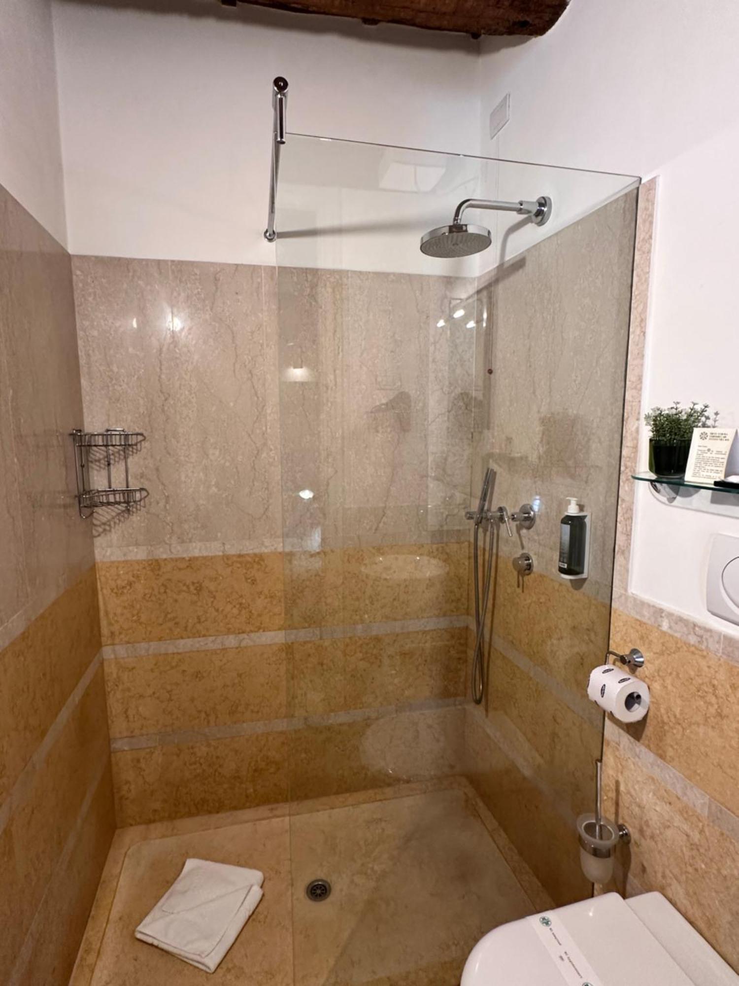 Truly Verona - Delle Erbe Suites ภายนอก รูปภาพ