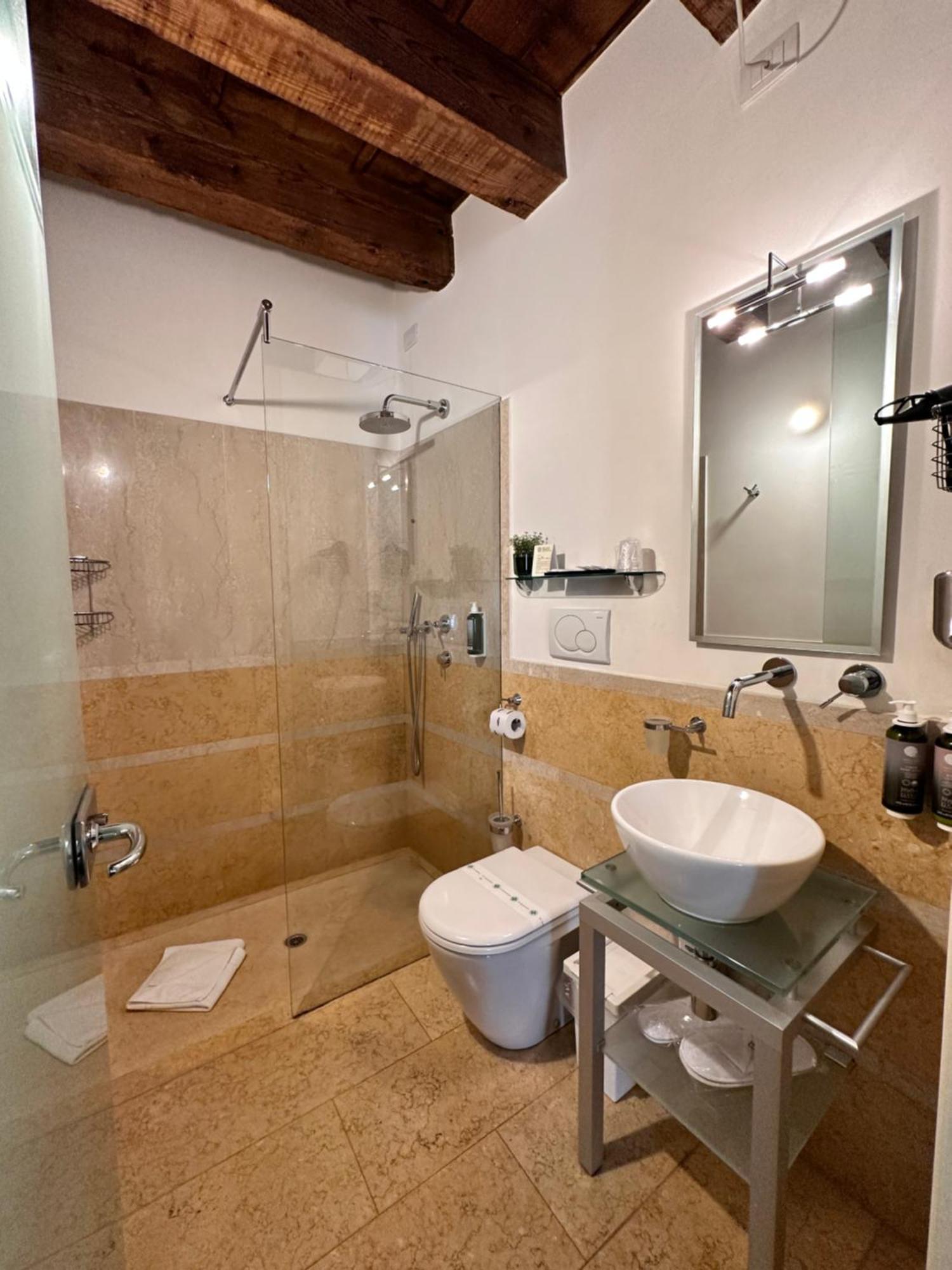 Truly Verona - Delle Erbe Suites ภายนอก รูปภาพ