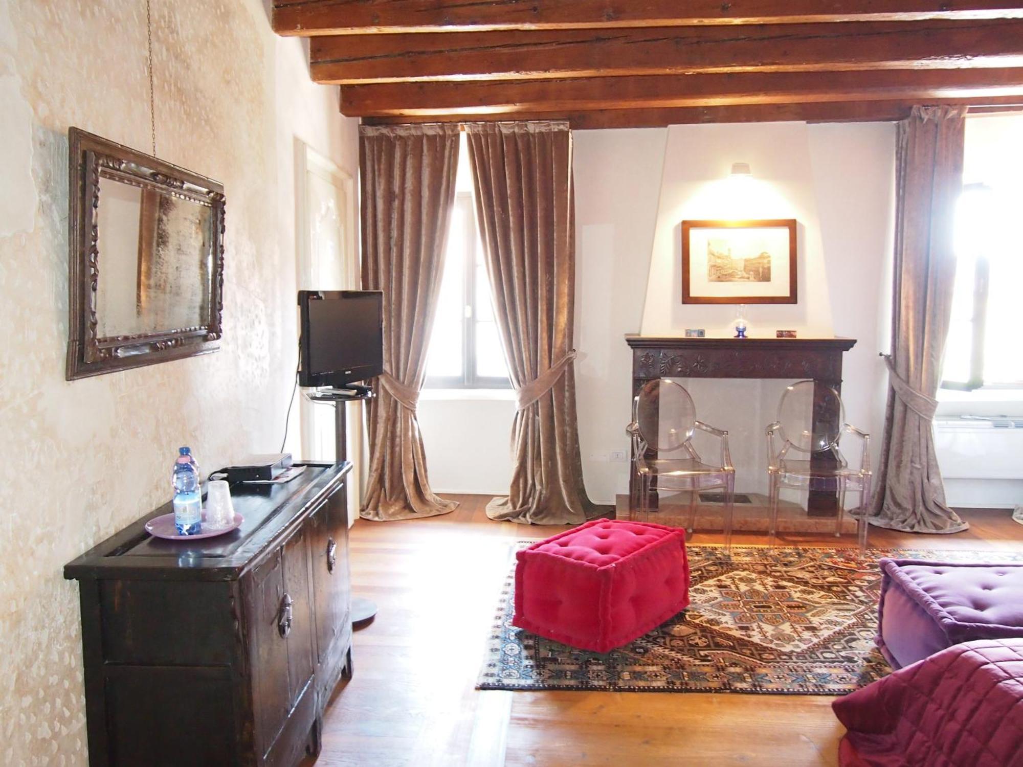 Truly Verona - Delle Erbe Suites ห้อง รูปภาพ