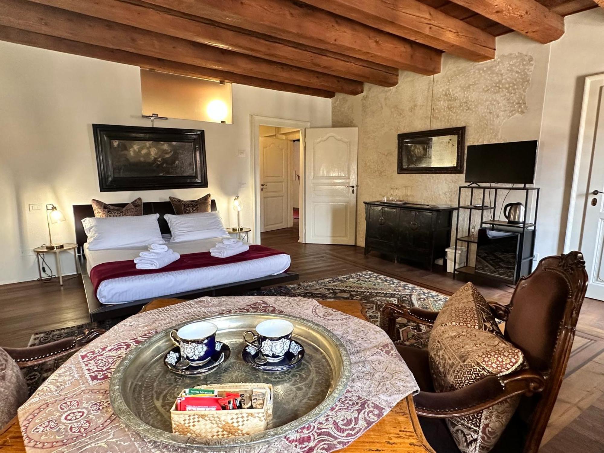 Truly Verona - Delle Erbe Suites ภายนอก รูปภาพ