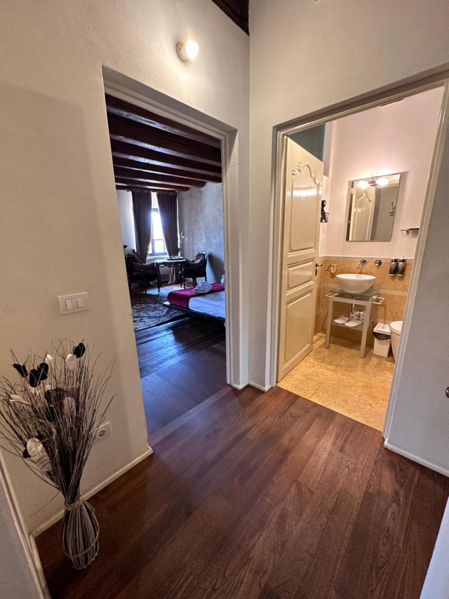 Truly Verona - Delle Erbe Suites ภายนอก รูปภาพ
