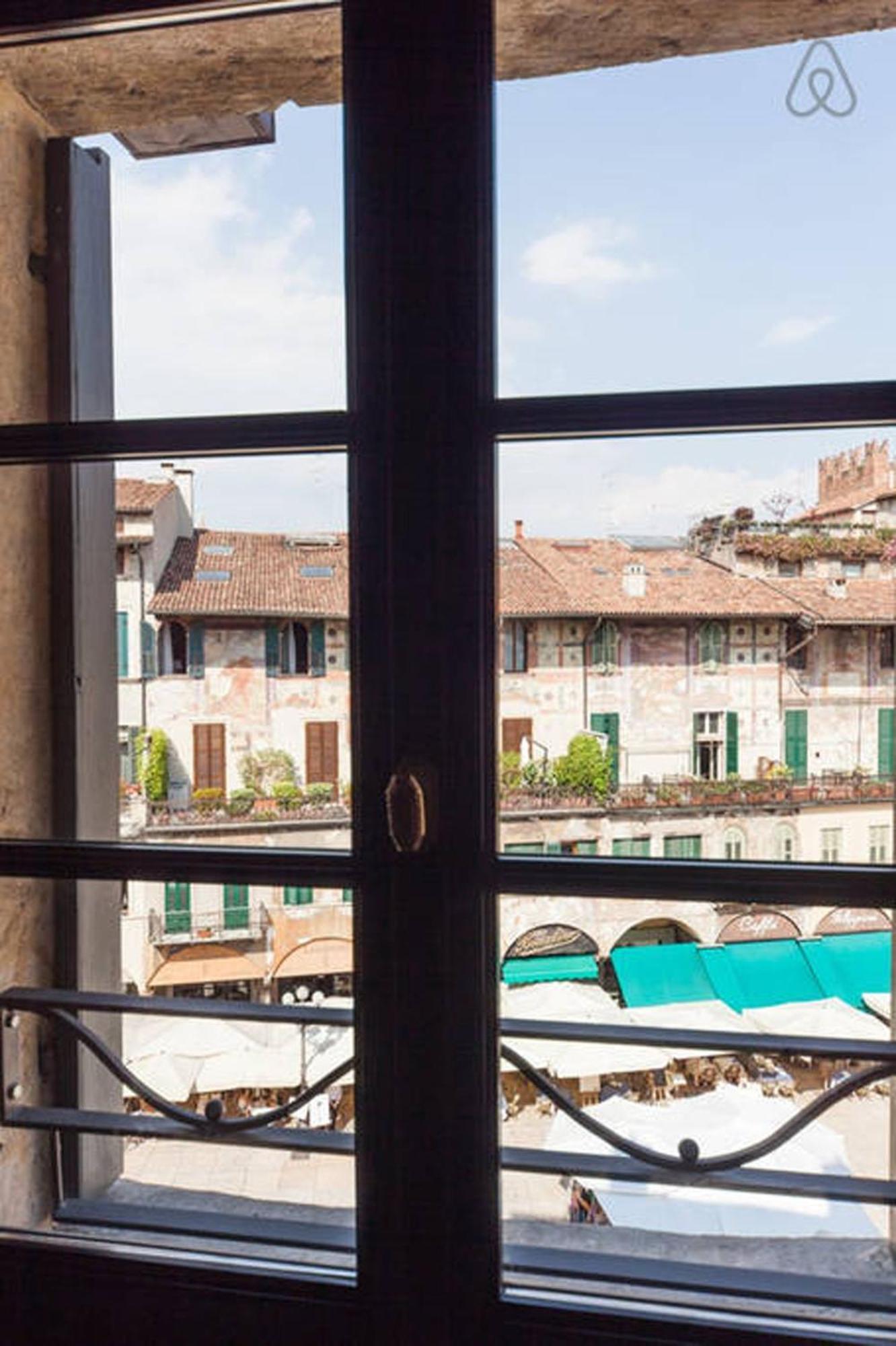 Truly Verona - Delle Erbe Suites ภายนอก รูปภาพ